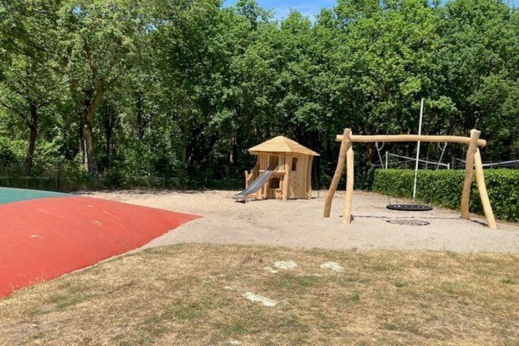 Parkfaciliteiten bij Recreatiepark Duinhoeve 1 in Udenhout