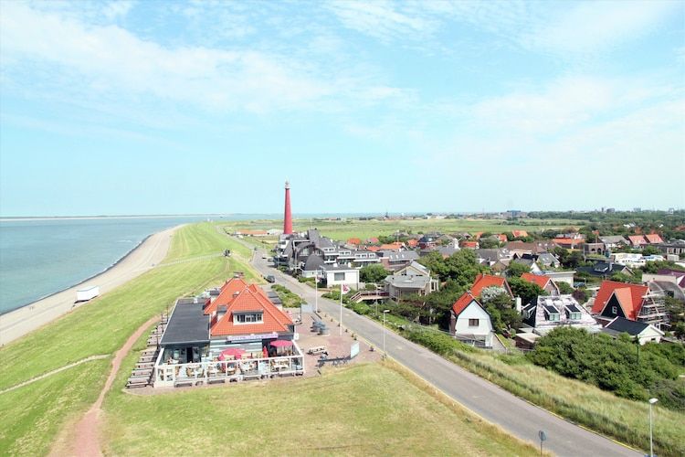 Het uitzicht vanaf De Kustwachttoren in Huisduinen