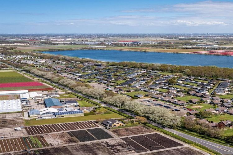 De buitenkant van Calm Breeze in Noordwijkerhout
