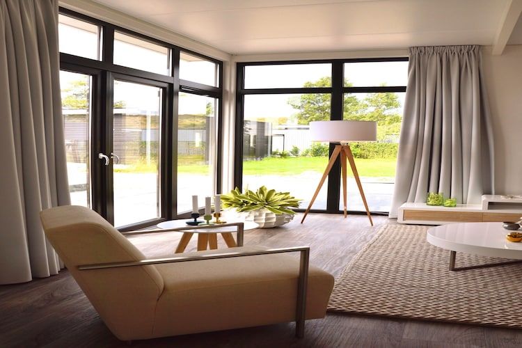 De woonkamer van Cube la Mer 4 in Breskens