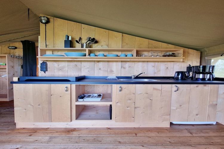 Sfeerbeeld van Luxe glamping met badkamer 2 in De Veenhoop